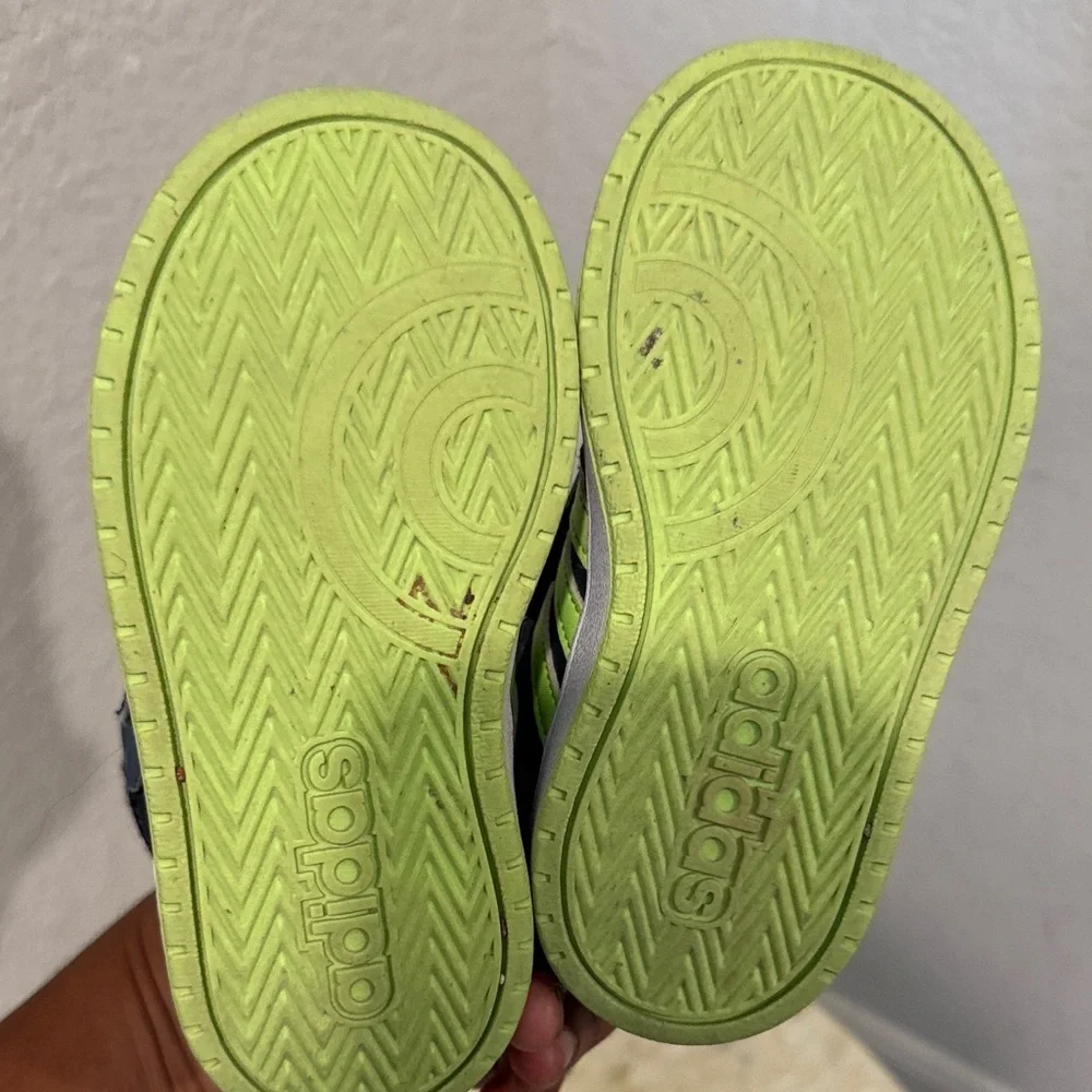 Adidas Kids Sneakers - Navy and Neon Yellow 8.5 kids